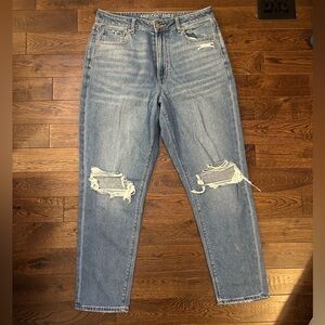 AE Women’s Mom Jeans